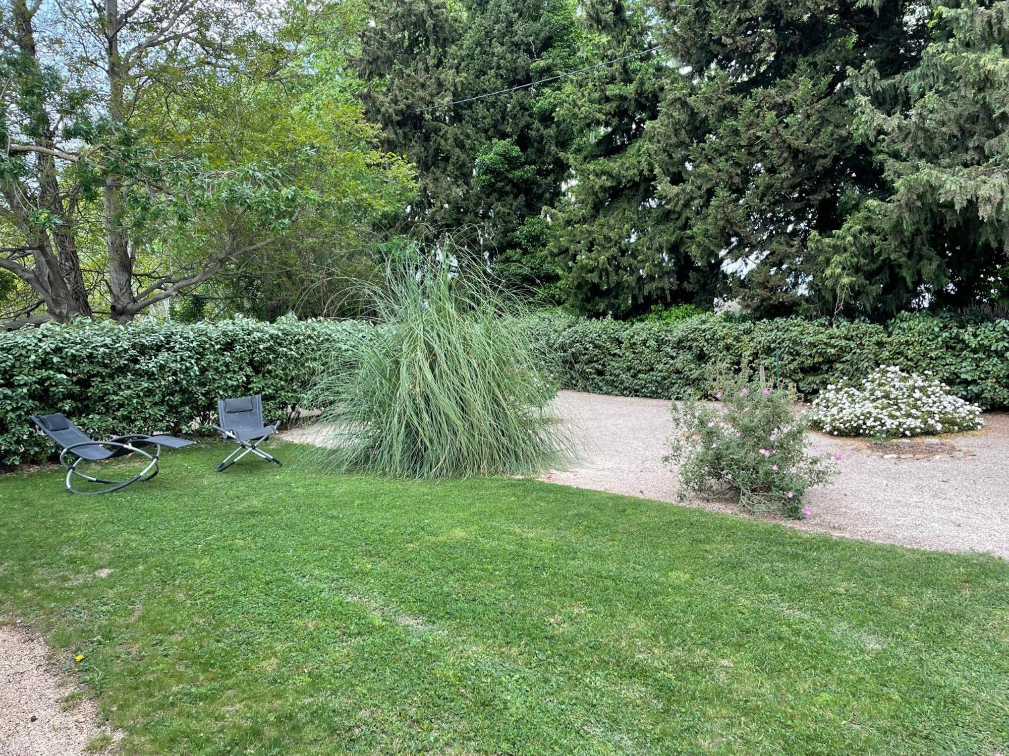 Arles Campagne Location "La Campagn'Arles" Bed & Breakfast ภายนอก รูปภาพ